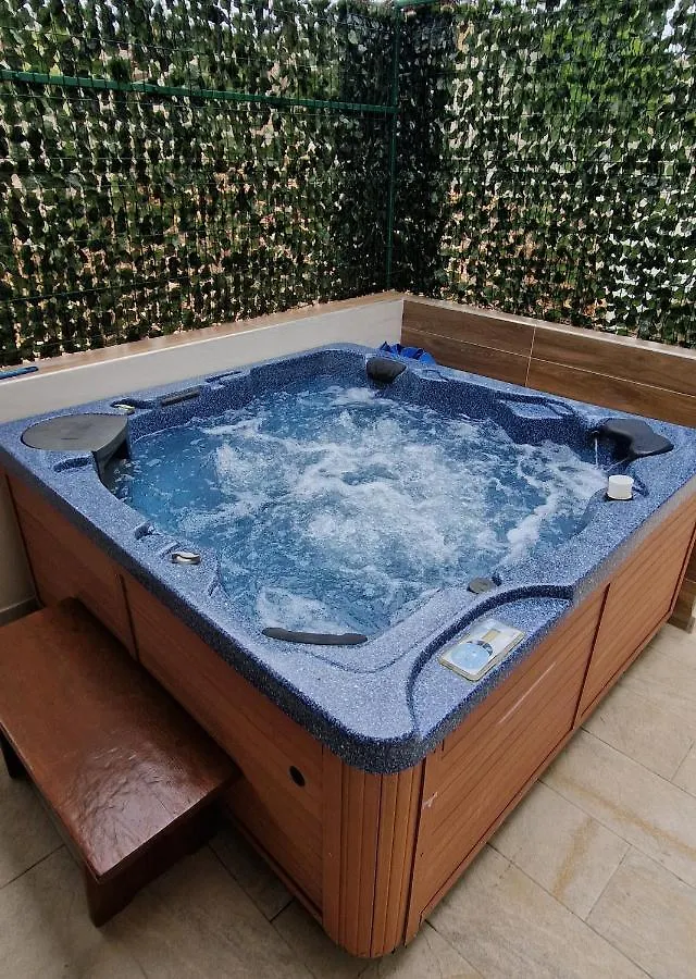 Bella Vista Beach House Apartments, Hot Pool And Jacuzzi تروغير كرواتيا