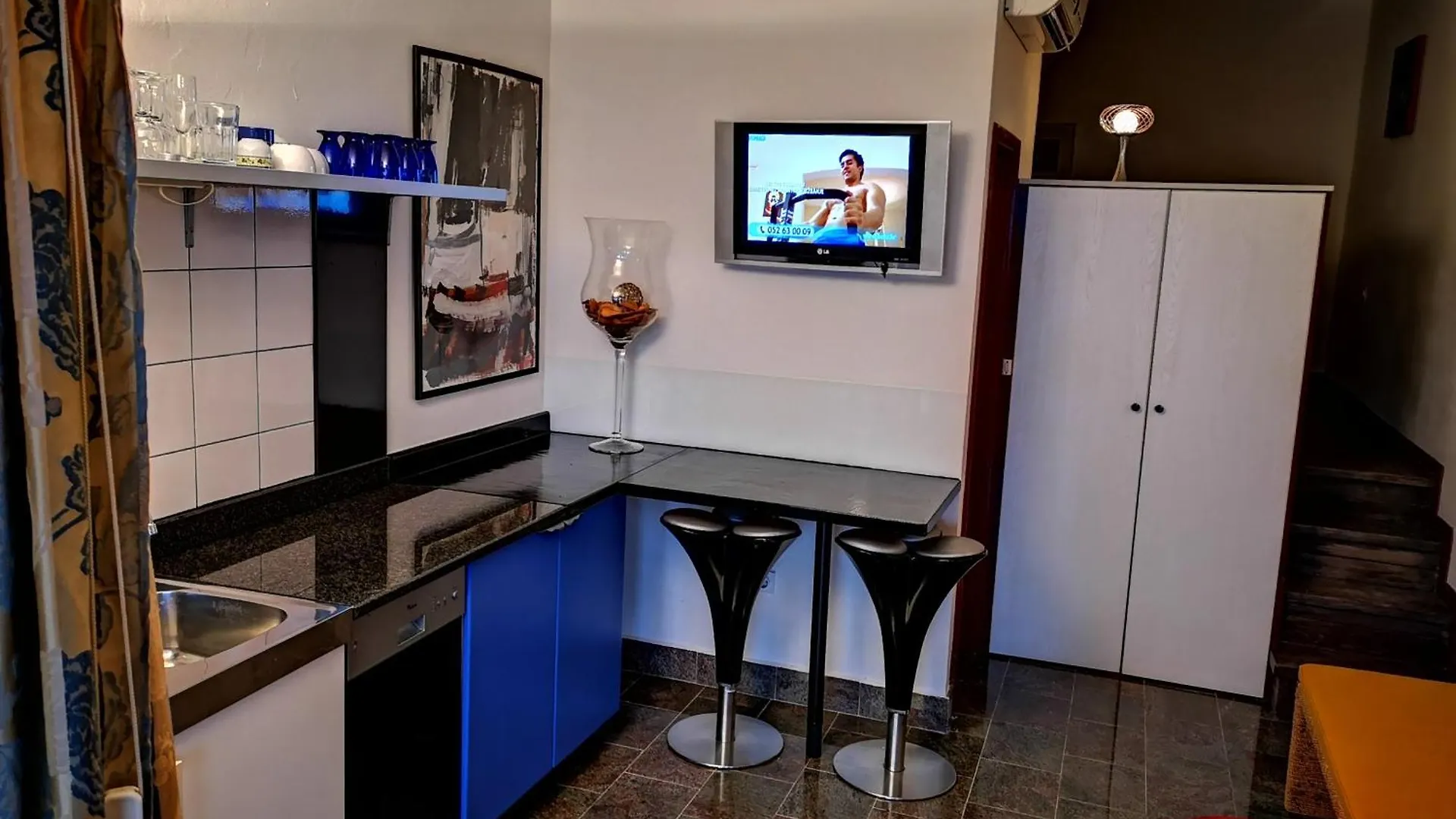 Bella Vista Beach House Apartments, Hot Pool And Jacuzzi تروغير
