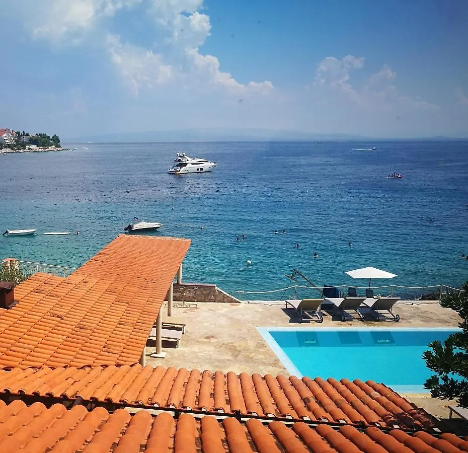 Apartment Bella Vista Beach House Apartments, Hot Pool And Jacuzzi Trogir