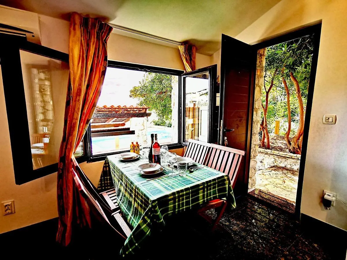 Bella Vista Beach House Apartments, Hot Pool And Jacuzzi Trogir