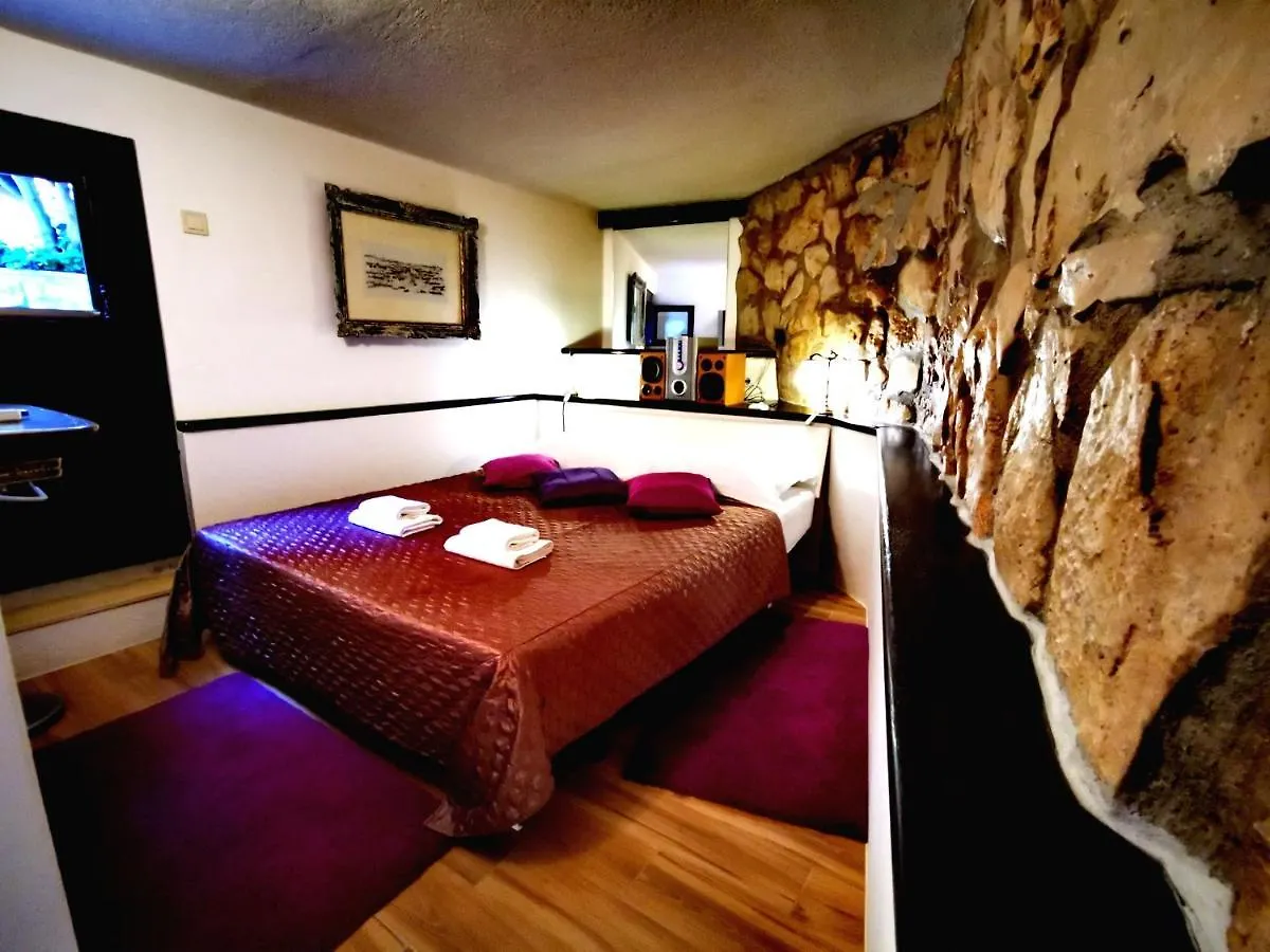 Bella Vista Beach House Apartments, Hot Pool And Jacuzzi Trogir Croatia