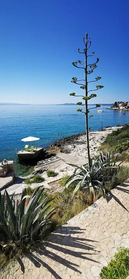 Bella Vista Beach House Apartments, Hot Pool And Jacuzzi Trogir Apartment