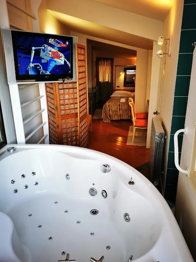 Bella Vista Beach House Apartments, Hot Pool And Jacuzzi Trogir 0*,  Croatia