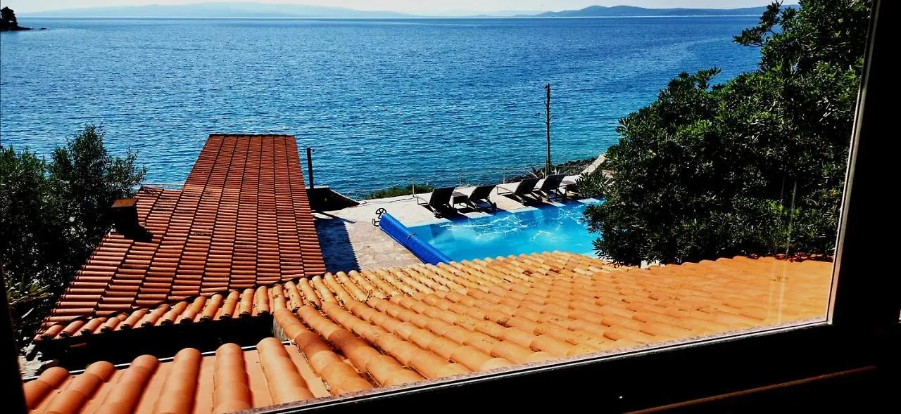 Apartment Bella Vista Beach House Apartments, Hot Pool And Jacuzzi Trogir
