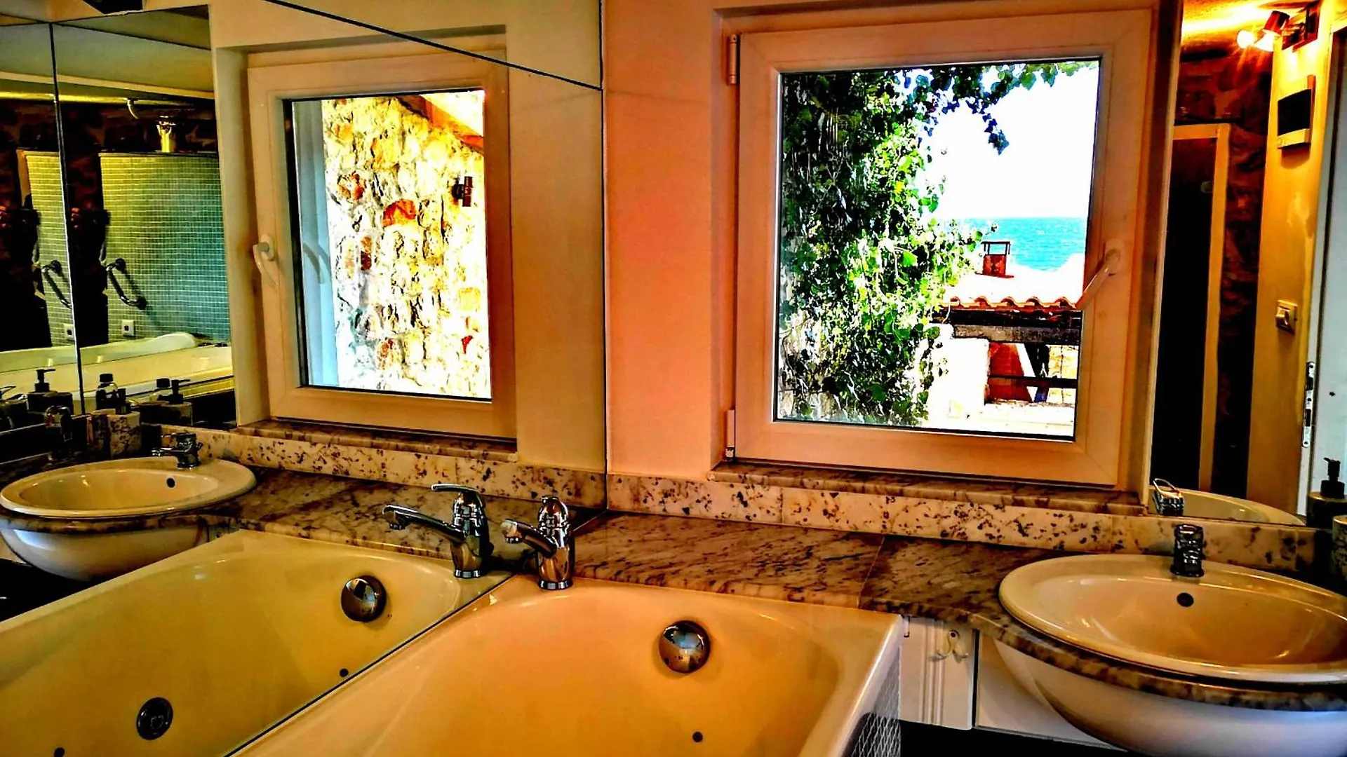 Bella Vista Beach House Apartments, Hot Pool And Jacuzzi Trogir Apartment