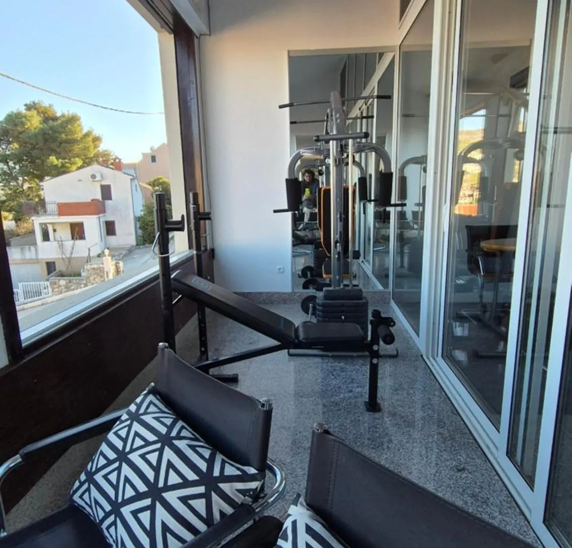 Bella Vista Beach House Apartments, Hot Pool And Jacuzzi Trogir 0*,